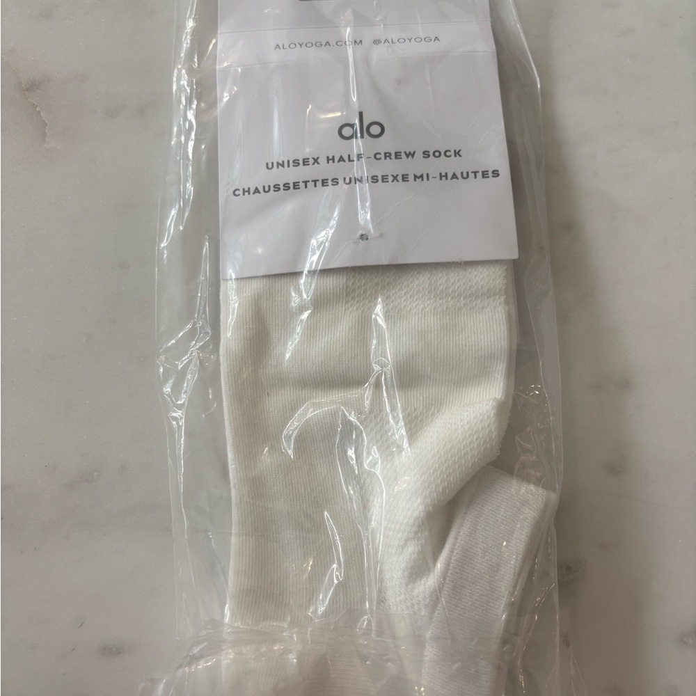 ALO Yoga Cream Unisex Half-Crew Socks